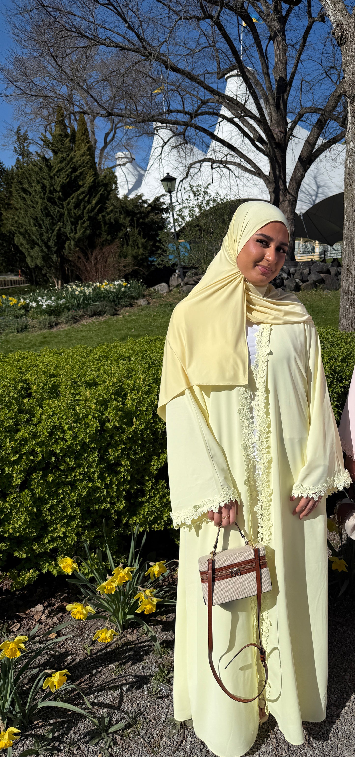 Butter Veil - Lace Open Abaya