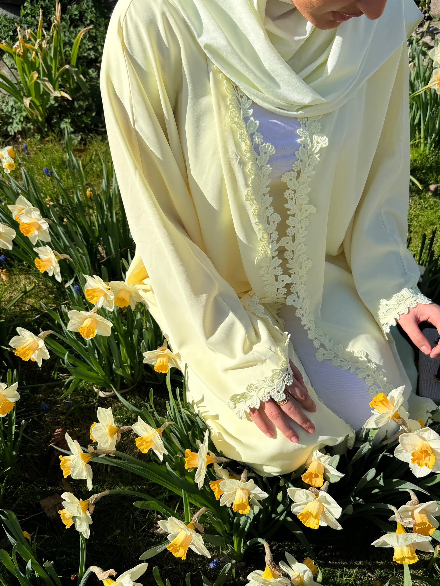 Butter Veil - Lace Open Abaya